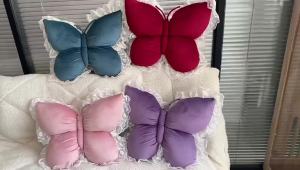 Gối trang trí hình con bướm kích thước 21.6 inch chất liệu nhung viền ren gối hình động vật dùng cho ghế sofa phòng khách giường trang trí nhà cửa sân vườn (màu đen)