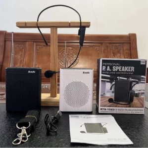 BTS-1383 BT Full Featured Fashion Speaker Lapel with Wireless MicrophoneBT Fm Radio Speaker