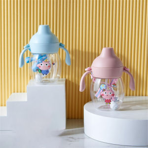 GUOYIHUA ถ้วยน้ำเด็ก 250ml สำลักหลักฐานปากเป็ดถ้วยอาหารเกรดซิลิโคนถ้วยน้ำเด็กที่มีลูกแรงโน้มถ่วงเด็กต้องมี (สายสะพายส่ง)