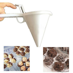 Hand-held Adjustable Chocolate Icing Cream Funnel Cup Plastic Batter Dispenser Kitchen Baking Tool