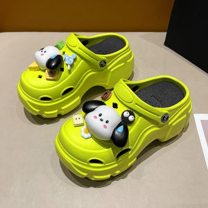 LKShoes ขายดี รองเท้าแตะหัวมนมีสายรัดส้น แถมตัวการ์ตูนติดน้องหมาตัวใหญ่สุดน่ารัก ตัวรองเท้าสัพื้นเรียบๆมีให้เลือก 3 สี แต่งตัวง่ายใส่ได้ทุกโอกาส