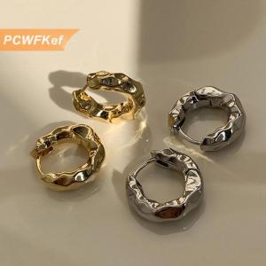 【PCWFKef】 Cổ Điển Lạnh Màu Dày Kim Loại Phóng Trung Hoops Bông Tai Không Thường Xuyên Sóng Ngắn Súc Sắc Hình Học Hoop Bông Tai Cho Phụ Nữ Cô Gái