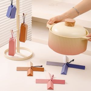 SUNNY BAR Anti-Scalding Silicone Dining Pot Mat Waterproof Stable Slip-Resistant Cup Mat Creative Hanging Foldable Trivet Mat Home Use