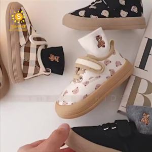Baby Canvas Shoes Girls Boys Sneakers Bear Pumps Kindergarten Indoor Shoes Non-Slip Baby Sneakers