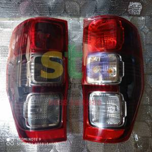 Đèn hậu Ford Ranger 2012 - 2021 chóa màu ghi (hay gọi là chóa đen)
