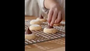 HERSHEYS KISSES CHOCOLATE 36GM / 82GM / 46GM