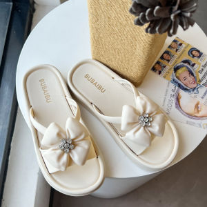 Free Shipping New Four-Leaf Clover Round-Toe Sandals Stylish And Versatile Beach Flip-Flops For Women Designed For Outdoor Wear And With A Height-Enhancing Effect