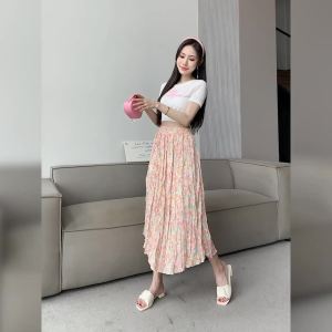 Ammin Váy phong cách kỳ nghỉ xếp li thanh lịch Xếp Li sơn dầu Thắt lưng co giãn co giãn mùa hè 2024 cho nữ phong cách Hàn Quốc váy in hoa dễ thương trung dài chữ A