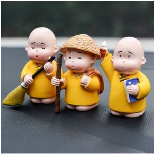 [sale]Set 3 Chú Tiểu Áo Vàng Trang Trí Taplo ô Tô Xe Hơi Bàn Làm Việc Bàn Học-Chú Tiểu Quét Rácc