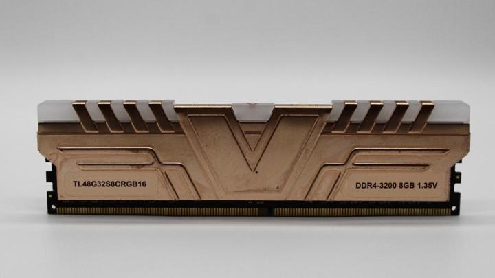 V-Color TL48G32S8CRGB16 DDR4 8GB 3200MHz 1x8G RGB U-DIMM (GOLD HS ...