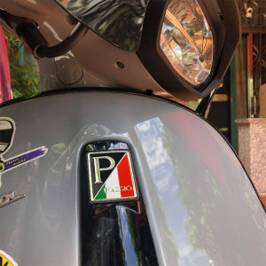 for Vespa Piaggio logo emblems Motorcycle Emblem Sticker for VESPA Gts 250 300 Sprumavera 150 Lx 125 S125 SPRINT PRIMAVERA 150