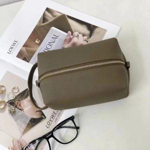 Free Customized Letters Cow Leather High Quality Wash Bag Large Capacity Genuine Leather Travel Portable Cosmetic Bag For Women2026