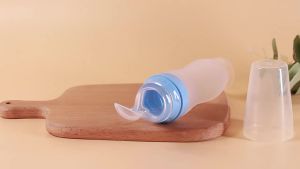 Baby Suction Cup Style Rice Cereal Spoon Feeding Bottle Squeeze Feeding Silicone Soft Spoon Baby Food Supplement Magic Rice Cereal Bottle