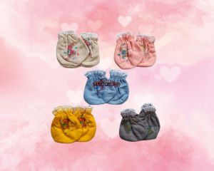 Koas kaki dan sarung tangan baby MURAH RENDA Warna  Newborn 0-3 Bulan 3 set