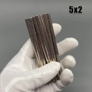 แม่เหล็ก 50-5000 ชิ้น ขนาด 5x2 มม. สำหรับงานฝีมือ DIY วิทยาศาสตร์ กระดานไวท์บอร์ด ตู้เย็น อุปกรณ์เสริมทรงกลม 5*2 มม.