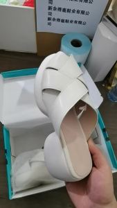 [Free Shipping] Trendy Outdoor Thick-Soled Roman Sandals Gold-Colored Soft Leather With Cut-Out Design Chunky Heel Platform Sole Summer Closed-Toe Sandals
