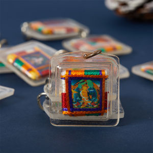 Fantic Tibetan Tangka Green Tara Buddhism Keychains Small Pendants Pocket Fengshui Key Chain Decoration