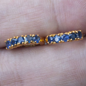 ต่างหูพลอยเหลือง 92.5% ชุบทอง เรือนเงิน สีน้ำเงินกำมะหยี่เนื้อใส จากประเทศไทย ต่างหูพลอย (BLUE SAPPHIRE)