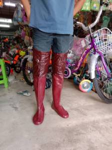 รองเท้าบูทยางกันน้ำชนิดบางความสูง 22 นิ้ว ลูกเหมาะสำหรับลุยน้ำลูกโคลนไม่จมโคลนกันหอยกันเชื้อโรค