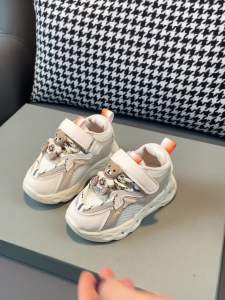 Girls New Light up Shoes 1-6 Years Old 3 Boys Breathable Mesh Shoes Kids Sports Shoes Soft Sole Baby Toddler Shoes