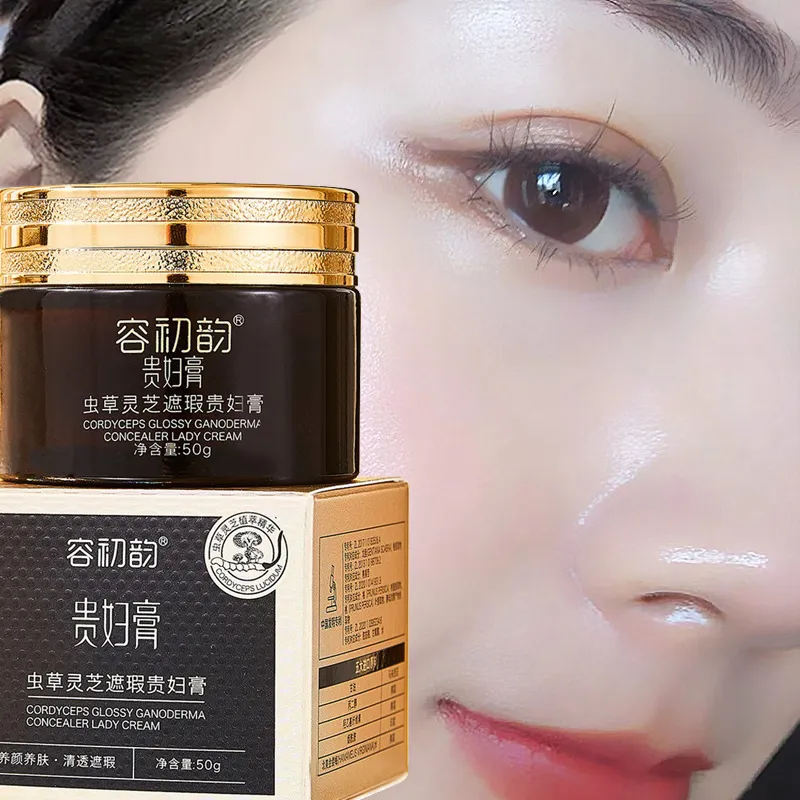 Ayolning erkakni orgazmga olib kelishini tomosha qiling.