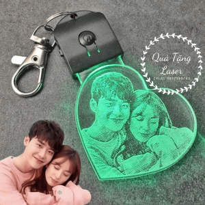 Móc khoá đèn led khắc laser khắc ảnhngày sinh lịch và  thông tin cá nhân hoá theo yêu cầu