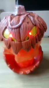 FFBH Liftable Horror Pumpkin Head Ornaments Terrifying Pumpkin Figurines Make Sound and Light Halloween Decorative Prop Home Decor 6B2Z9