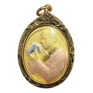 K757 จี้ เหรียญ รัชกาลที่9 ในหลวงทรงกล้อง เนื้อ 3 กษัตริย์ สีทอง ฉลองสิริราชสมบัติครบ 60 ปี พร้อมส่ง