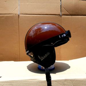 Helm Vespa 75 Coklat Line BW