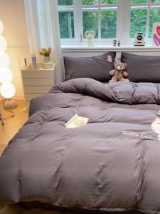 ins Cartoon Cat Patchwork Embroidery Four-Piece Set Ultra Soft Washed Cotton Duvet Cover Student Dormitory Bed Sheet Three-Piece Set Bed Skirt 4LZD