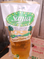 Sania Minyak Goreng 1 Liter Refill. 
