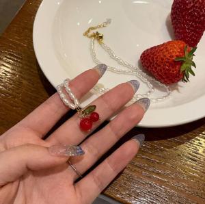 [จัดส่งในกทม] MOYENNE สร้อยคอโซ่ จี้ลูกปัดไข่มุก เชอร์รี่ แฟชั่นฤดูร้อน สร้อยคอ หรูหราละเอียดอ่อน หวานสไตล์เกาหลี สำหรับผู้หญิง คุณภาพสูง เครื่องประดับแฟชั่น