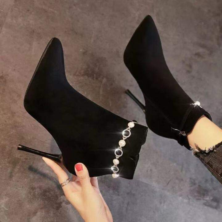 Are pointed toe boots in hot sale style 2019