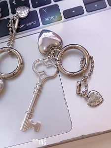 Thời trang phím và móc khóa trái tim vật liệu hợp kim Y2K Keyring trái tim móc khóa túi xách Phụ kiện cho nữ Phụ nữ