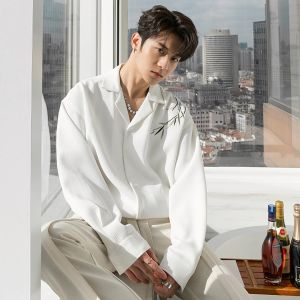 baju laki laki  kemeja cowok lengan panjang Kemeja casual kemeja motif lengan panjang putih/Kemeja hitam pria