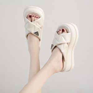 Korean fashion casual trending thick chunky White classic soft breath  sandal sliiper women