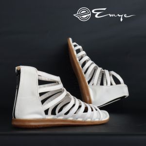 Sepatu Sendal Gladiator Wanita Hitam Putih Seroja 3