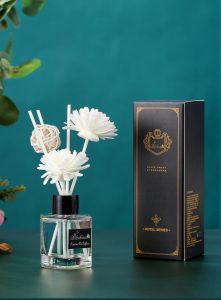 WE 3361 = 六角瓶无火香氛 Hexagonal bottle without flame fragrance ☞ 50ml (random fragrance)