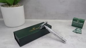 VIKINGS BLADE Double Edge Safety Razor for Men + 5 Swedish Steel Blades + Luxury Case. Long Handle. Smooth Reusable Eco-Friendly (The Vulcan)
