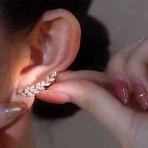 Minwen Luxury Shiny Rhinestone Leaf Stud Earrings For Women Exquisite Wheat Ear Cuff Earrings Wedding Jewelry