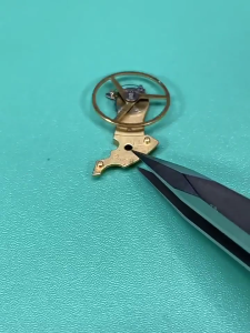 Convenient Watch Balance Wheel Removers With Ergonomic Handle For Precise Hairspring Assembly And Disassembly