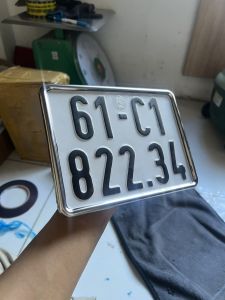 Khung Biển Số Xe Máy - Xe Điện INOX Cao Cấp VIỀN GIẢ GÒ L3 - Chống Rung Chống Nước