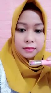 LIP GLOW MAGIC SR12 PELEMBAB BIBIR MENUTRISI BIBIR MENCEGAH BIBIR KERING ORIGINAL BPOM