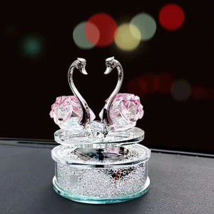 Set thiên nga pha lê xoay năng lượng mặt trời có tinh dầu thơm trang trí taplo xe hơi sang trọng