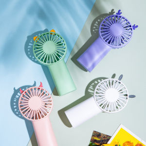 ZEEMIN มินิ USB พัดลมขนาดเล็กการ์ตูนกระเป๋าพกพาชาร์จเดสก์ท็อปมือถือกลางแจ้งขนาดเล็กพัดลมไฟฟ้าโลโก้ของขวัญ