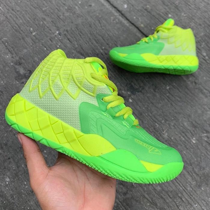 Kids green basketball on sale shoes