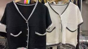 Áo Len Croptop Siêu Xinh Kẻ Viền Chất Monterghi Lỗ Đẹp