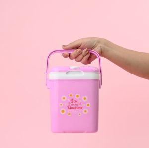 แถมหลอด 🧊 ESKIMO กระติกเก็บความเย็น กระติกน้ำแข็ง กระติกน้ำแข็ง2ลิตร  KC-210 ลาย DAISY (สีฟ้า สีชมพู สีม่วง)