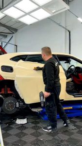 STICKER SKOTLET ORACAL 651 WARNA CREM KREM UNTUK MOTOR DAN MOBIL KUALITAS PREMIUM