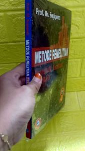 buku METODE PENELITIAN kuantitatif kualitatif dan R & D.